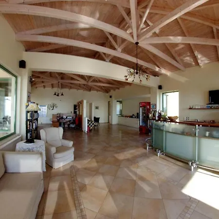 Livadaki Village Hotell