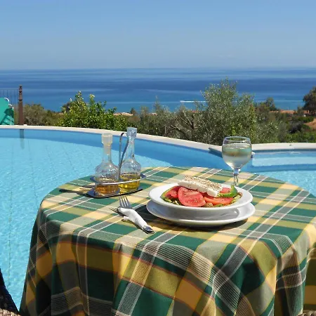 Livadaki Village Hotell