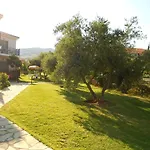 Livadaki Village Отель